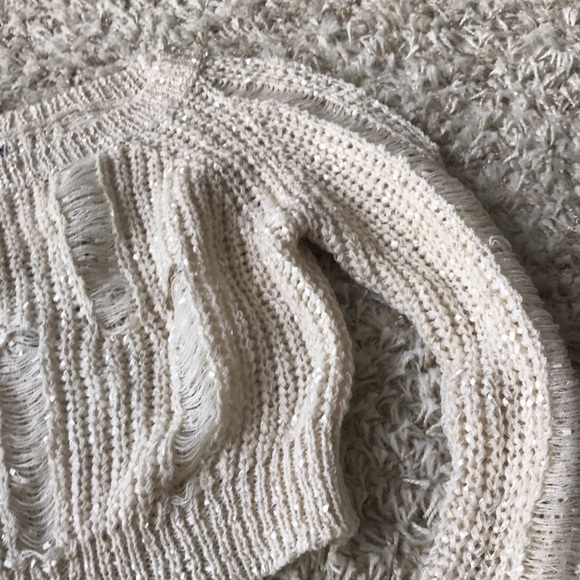 Fashion Top - Picture 3 of 6